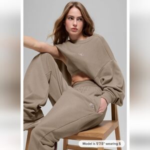 ALO Accolade Crew Neck & Sweat Pants SZ XXS